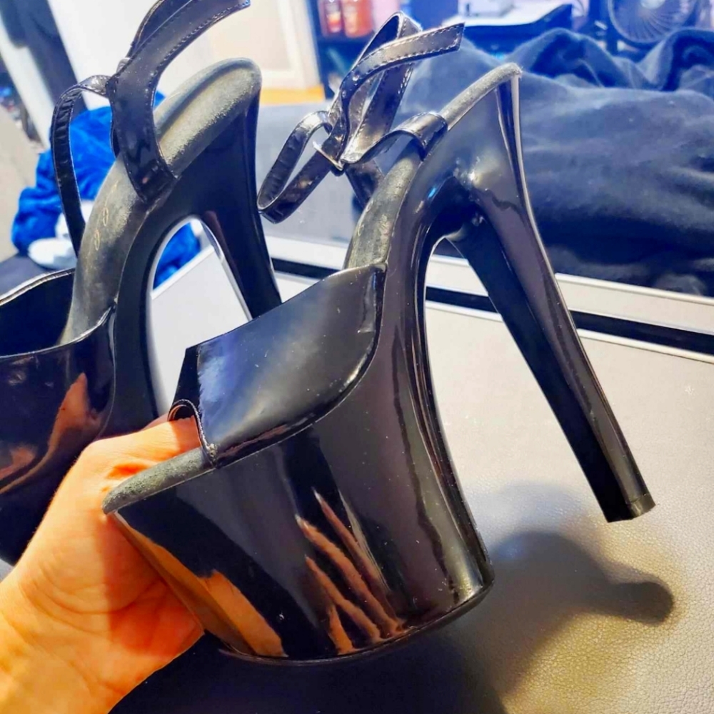 Elle 7in Black Highheels